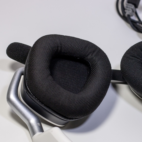 Corsair VOID PRO RGB Gaming Headset w/Mic - Picture 6 of 7